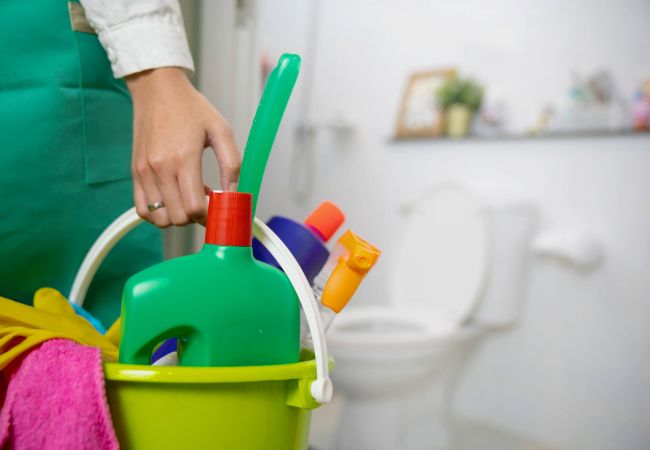 Các cách giảm mùi hôi cho nhà vệ sinh